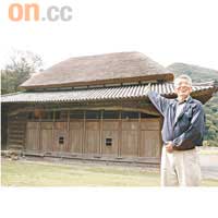 土肥山歌舞伎戲台是島上僅存的戲台之一。