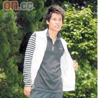 Heal Creek<br>Zip-up Polo恤$2,099<br>西褲$2,749<br>橫間袖Zip-up Jacket $2,999