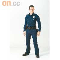 沿用30cm TrueType素體，提供30個關節位，相中係佔戲最多嘅巡警服。