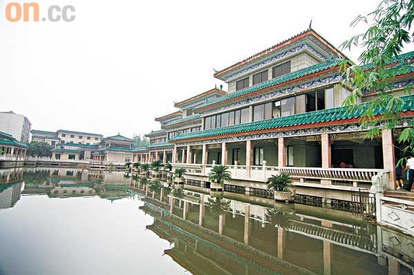 荊州博物館由古建築開元觀改建，極具古色。