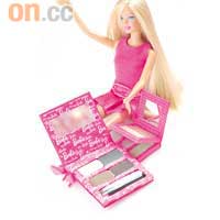 （左）	Barbie塑眉組合$238<br>（右）	Barbie粉綠色眼影組合$188<br>（Both from b）