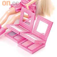 Barbie粉紫色及粉紅色千變眼影組合各$188 （b）
