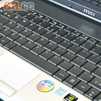 14吋機身加入EDS人體工學鍵盤，令鍵盤面積增加51%，打得舒服過NetBook。