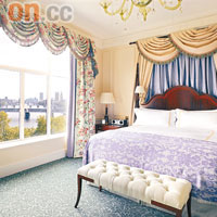 38間河景客房及豪華皇室套房，讓人盡覽泰晤士河景色。