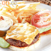 Bigger Burger $98（a）<br>Anthony's Ranch堅持跟傳統美國家庭一樣，在家手打漢堡牛肉，足8安士Patty肉汁豐腴。