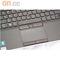 Full Size朱古力無縫鍵盤下改用特大多點觸控TouchPad，比傳統Size大一半。