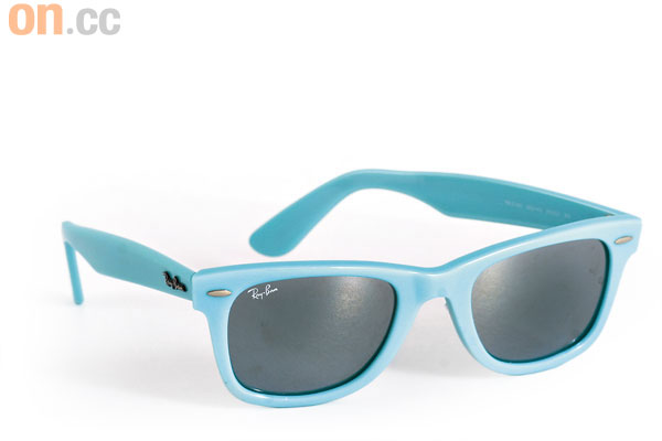 Ray Ban粉藍色框太陽眼鏡$1,680（a）