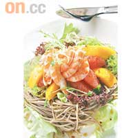 西柚鮮蝦蕎麥麵 $61<br>EXP選用來自南非的西柚，肉色澤紅潤，清甜不苦澀，加上鮮味十足的新鮮大蝦及彈牙的蕎麥麵，飽肚不膩口。（b）