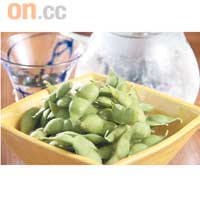 茶豆$60 <br>外形跟枝豆相似，餐廳直接從山形．鶴岡運來，現時全港獨有，剝開品嘗豆粒比較硬身，淨食已有濃香味道，佐酒更好。
