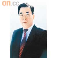 馮華從事粵樂數十年，是「二胡王」呂文成的誼子。
