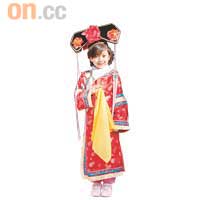 小格格很可愛啊！如此打扮遊避暑山莊，真襯到絕。