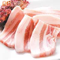 日本甘薯豬 $75<br>來自日本千葉縣的甘薯豬，因自細以甘薯飼養，故肉質較肥，可選擇油花較多的腩位或肥瘦均勻的枚頭肉。