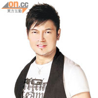 歌藝精湛的駐場歌手Daniel Sevilla，曾為香港旅發局錄製廣告歌《Live It, Love It》。
