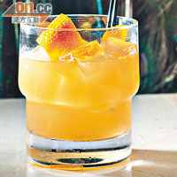 Risky Orange $100Scotch Whisky、Conitreau及Sloe Gin酒調和後，加入橙汁和橙皮，烈酒分量相對較多，因而令酒味較重，適合酷愛烈酒人士飲用。