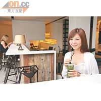 酒吧位於酒店大堂，故索性取名The Lobby。