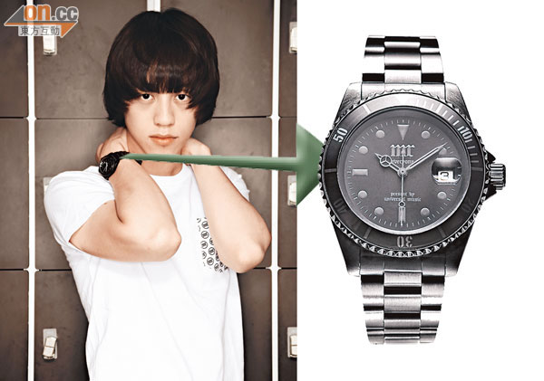 On Tom：Mr.鋼帶電鍍黑色手錶$1,380 