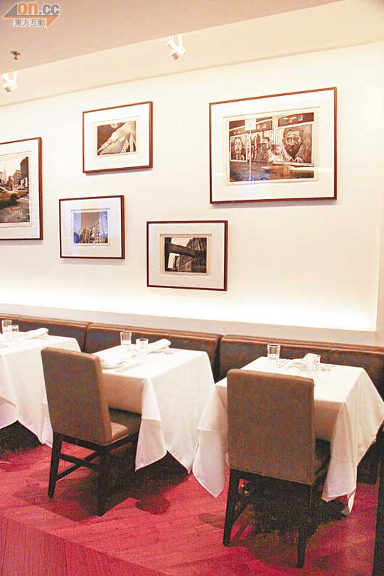 一樓用餐區感覺截然不同，恬靜舒適的Dining Area最適合與友人細意品嘗精緻菜式。