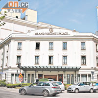 酒店由18世紀工廠建築改造,外觀帶有濃濃的古典味道。