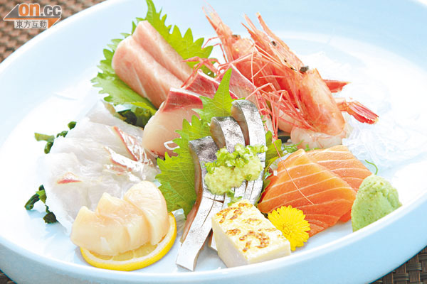 特上盛雜錦刺身拼盤$480來自日本的拖羅、油甘魚、三文魚、花鮫、甜蝦、白身魚及貝類，拼合成特上拼盤，亦可「Omagase」，即係請師傅拍板。