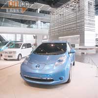 Nissan Gallery的大堂中央，擺放了即將量產的電動車LEAF。