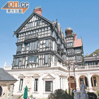 民宿採用16世紀前後、英國都鐸式的建築風格。
