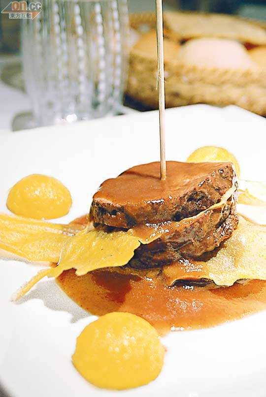 餐廳的招牌菜紅酒燉牛肉，牛肉味濃肉質鬆軟。EUR22（約HK$224）