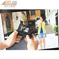 玩法二<br>將相機以HDMI連接電視後，用家除了可佩戴3D眼鏡睇到如電影般的3D效果，亦可搖動相機將畫面郁來郁去，甚至對應PS3手掣的多軸搖動。