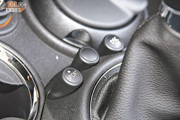 按下Sport Button，供油反應即時敏銳起來，加速更爽。