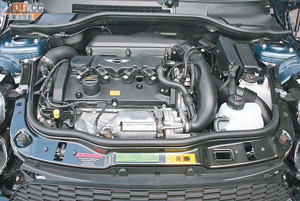 1.6公升直四引擎已成MINI的標準裝備，S型號加入Turbo增加威力。