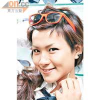 老闆娘透露，呢款RAY BAN New Wayfarer太陽眼鏡好多潮人搵，好受歡迎o架！原價$2,160、特價$1,290