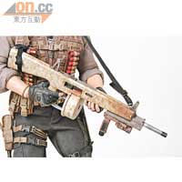 武器製作一絲不苟，例如這柄Tennessee AA12霰彈槍便連數碼迷彩一併呈現。