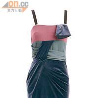 收身裙強調女性腰肢線條及身形的裙子極具50年代New Look風範。Sportmax吊帶連身裙 $13,880 （A）