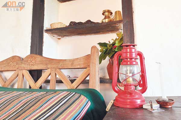 房間有着十分尼泊爾的繽紛用色，舒適清爽。