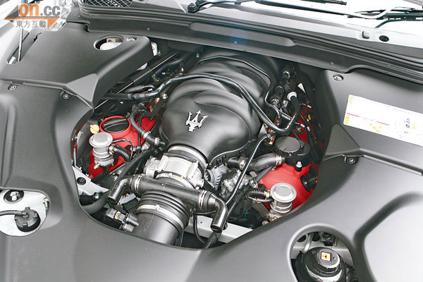 4.7 V8的綜合耗油量為15.2L/100km，以現行油價計算，約$2.1/km。