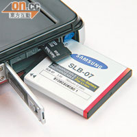 相機支援以microSD/microSDHC記憶卡作為儲存媒體。