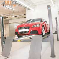 保養汽車除咗要注意機械組件，仲要定時定候檢查輪胎狀況。