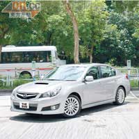 車身體積不算太大，倒車、泊位也見從容，睇位冇難度。