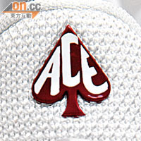 葵扇形的ACE圖案，是Kobe母校Lower Merion High School的校隊標記。