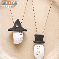 Baby Ghost頸鏈$1,430、（左）黑色巫師帽配飾$460、（右）黑帽配飾$430