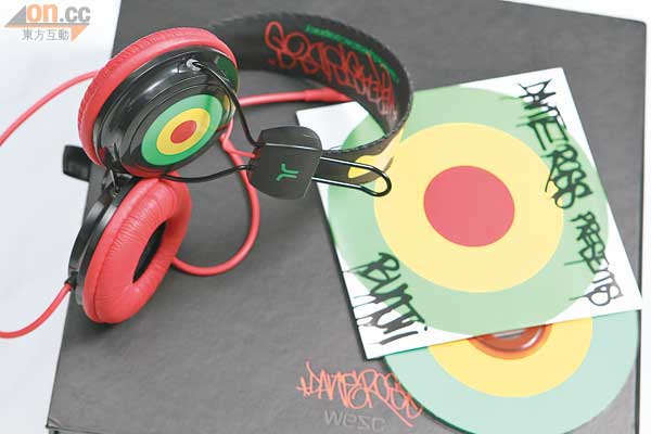 Dante Ross Headphone Boxset<br>由3位紐約名人Ricky Powell、Dante Ross及Tony Arcabascio操刀設計3款充滿紐約色彩的耳筒。$899