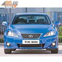 車頭加入LED日間頭燈（LED Daytime Running Lamp），側鏡指揮燈還有電鍍裝飾。