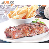 USDA Prime Striploin $460/130安士用上美國頂級穀飼牛肉，以炭烤爐簡單烤製，封住肉汁的同時，在外層添上炭香，忠實地呈現牛肉的原有鮮味，牛迷必試。