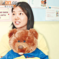 Tinny導師講述與課堂主題有關的故事，再配合所學手語，讓幼兒重溫課堂所學。