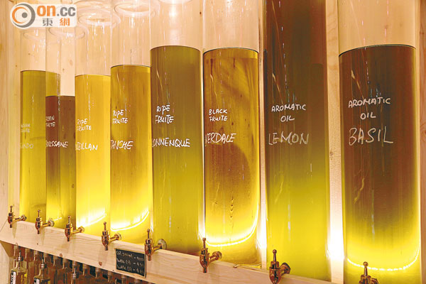 金黃剔透極品橄欖油