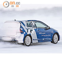 極地測試馬步穩Volkswagen Golf R