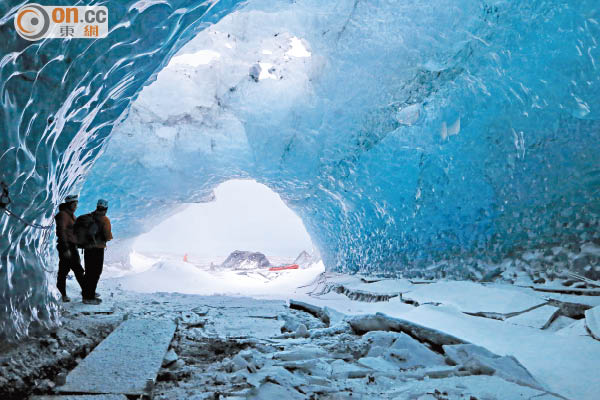 瓦特納冰川  冰洞奇緣