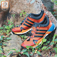 山野行 adidas Terrex