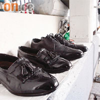 李伯被稱讚技術一流，熟客們都放心將名貴皮鞋交託給李伯。