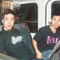 涉危險駕駛青年被捕帶上警車。
