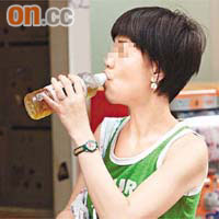 膠樽飲料極為普及，但膠樽內所含的化學物質安全性再度引起關注。	霍振鋒攝